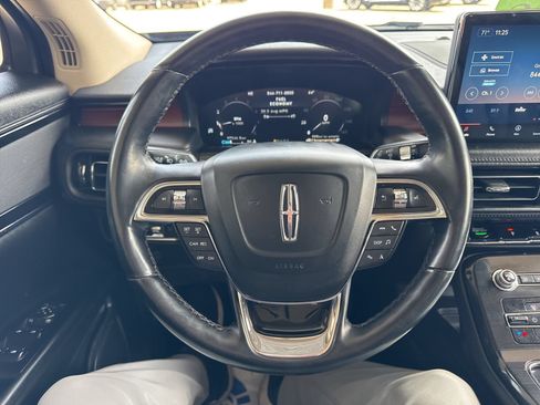 Used 2023 Lincoln Nautilus Reserve AWD/4WD image 24