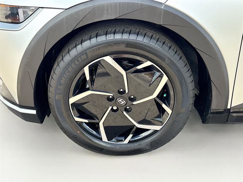 Used 2024 Hyundai Ioniq 5 SEL RWD image 30