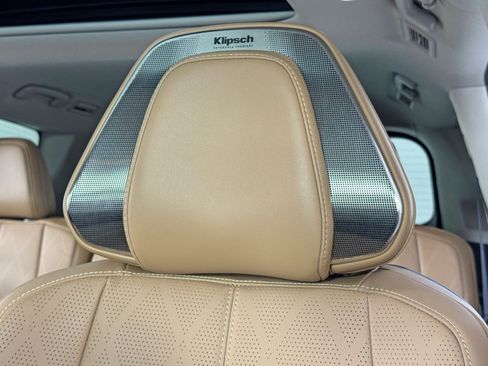 Used 2025 INFINITI QX80 Sensory image 43