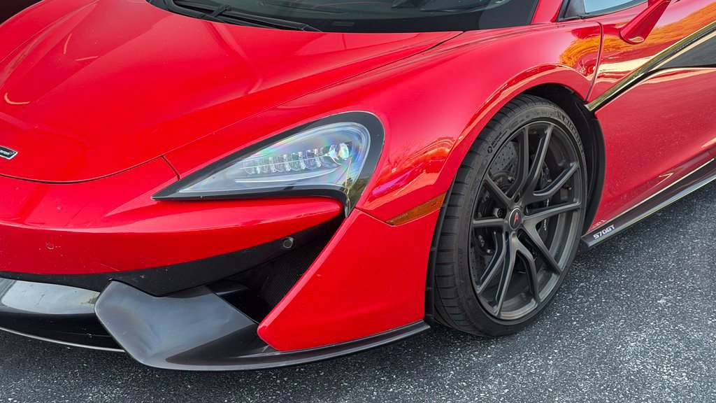 Used 2017 McLaren 570S RWD image 2