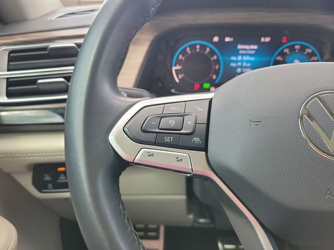 Used 2025 Volkswagen Atlas SEL Premium R-Line AWD/4WD image 23