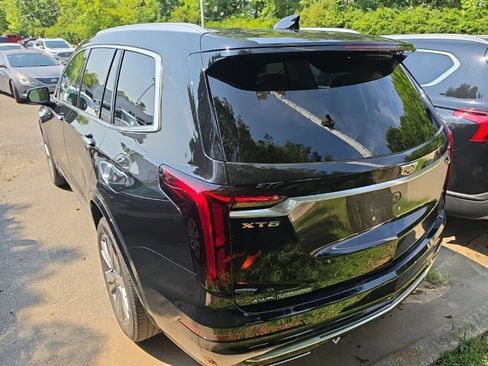 Used 2023 Cadillac XT6 Premium Luxury AWD/4WD image 4