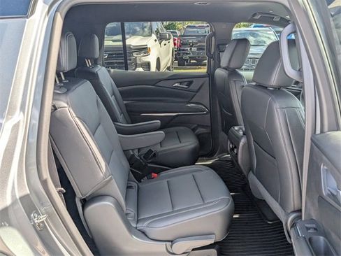 Certified 2025 Chevrolet Traverse LT w/ Driver Confidence Package image 13