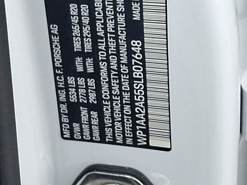 Used 2025 Porsche Macan image 26