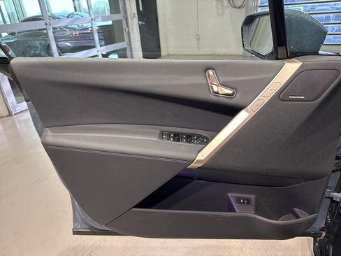 Used 2026 BMW iX xDrive60 w/ Premium Package image 11