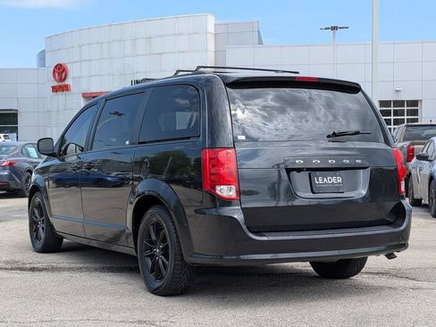 Used 2019 Dodge Grand Caravan SE FWD image 5