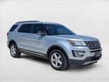 Used 2017 Ford Explorer XLT w/ Equipment Group 202A image 3