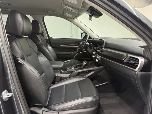 Used 2024 Kia Telluride LX FWD image 14