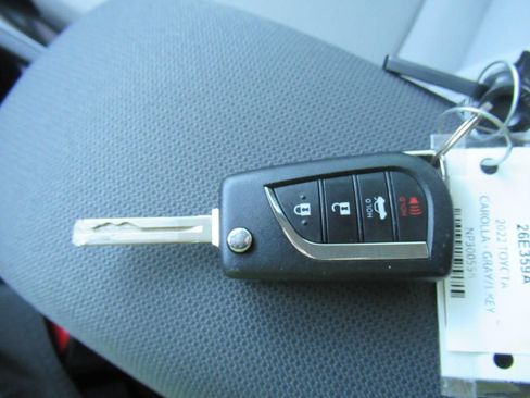 Used 2022 Toyota Corolla LE FWD image 28