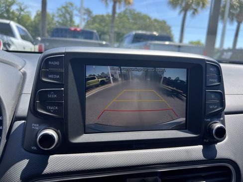 Used 2021 Hyundai Kona SE FWD image 25