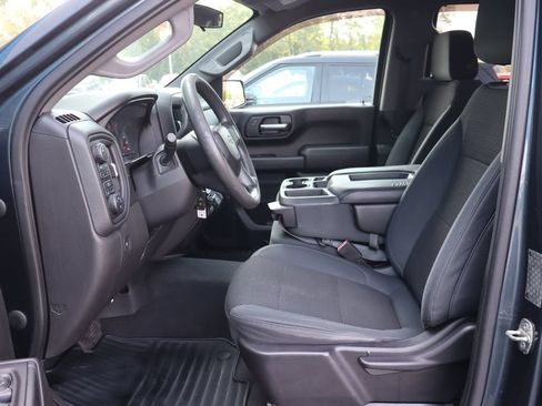 Used 2019 Chevrolet Silverado 1500 Custom Trail Boss w/ Custom Convenience Package AWD/4WD image 4