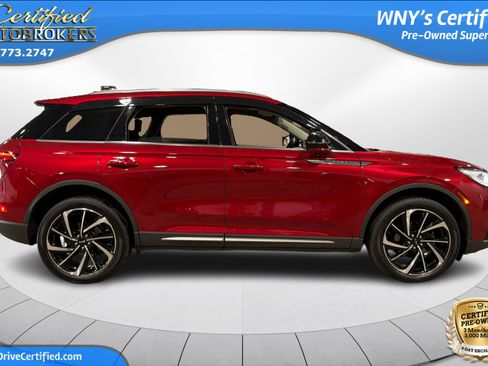 Used 2023 Lincoln Corsair Reserve w/ Equipment Group 201A AWD/4WD image 4