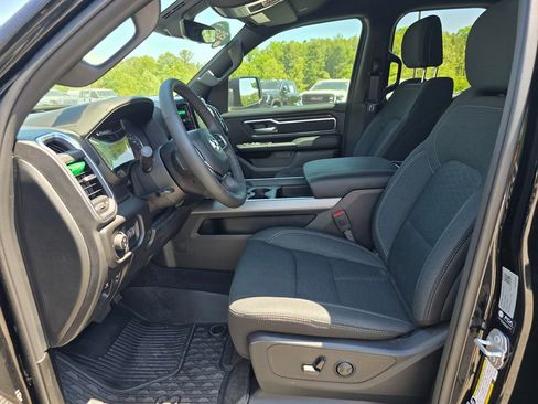 Used 2025 RAM 1500 Big Horn AWD/4WD image 4