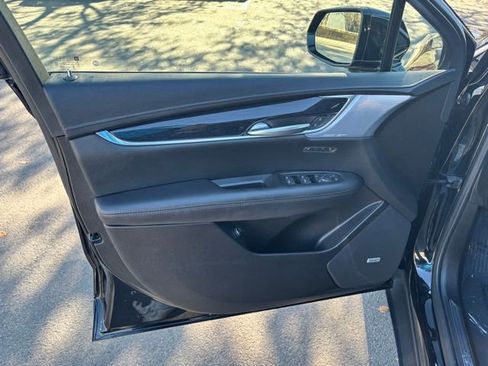 Certified 2025 Cadillac XT5 Premium Luxury image 11