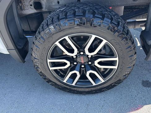 Used 2023 GMC Sierra 1500 AT4 w/ AT4 Premium Package image 13