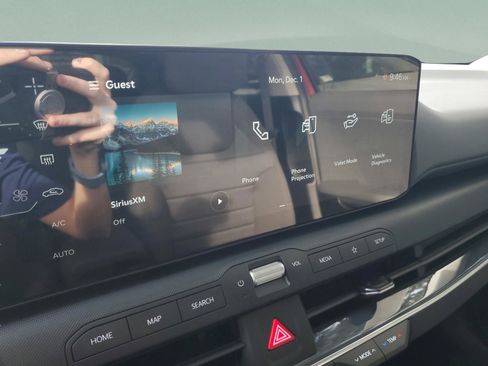 New 2025 Kia K4 EX FWD image 13