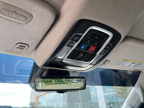 Used 2024 RAM 1500 Limited AWD/4WD image 9