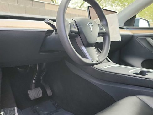 Used 2023 Tesla Model Y Long Range AWD/4WD image 10