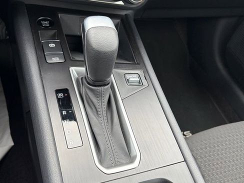 Used 2025 Nissan Kicks S image 21