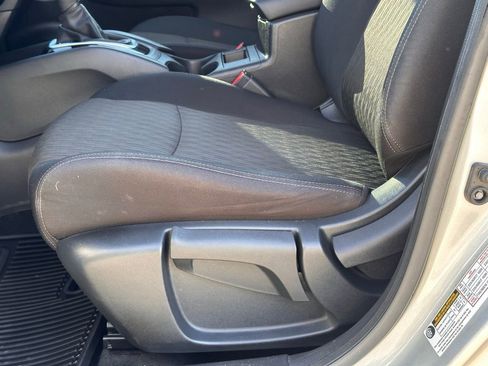 Used 2020 Nissan Rogue S image 27