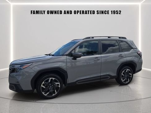 Used 2025 Subaru Forester Limited AWD/4WD image 1
