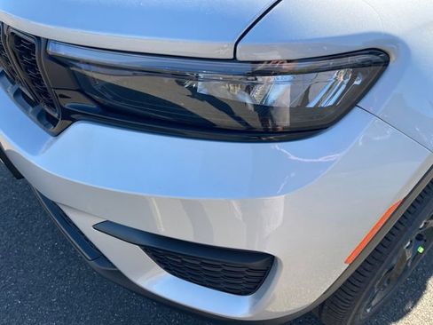 New 2025 Jeep Grand Cherokee Altitude image 14