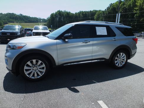 Used 2020 Ford Explorer Limited RWD image 6