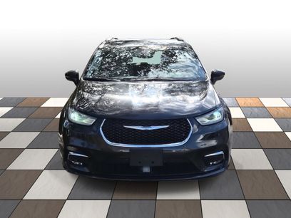 Used 2022 Chrysler Pacifica Touring-L