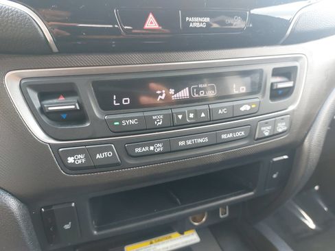 Used 2022 Honda Pilot TrailSport image 22