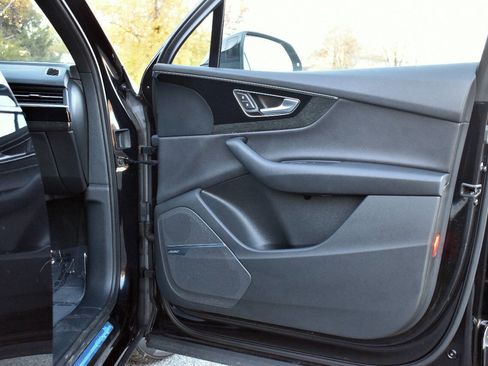 Used 2017 Audi Q7 3.0T Premium Plus w/ Premium Plus Package image 9