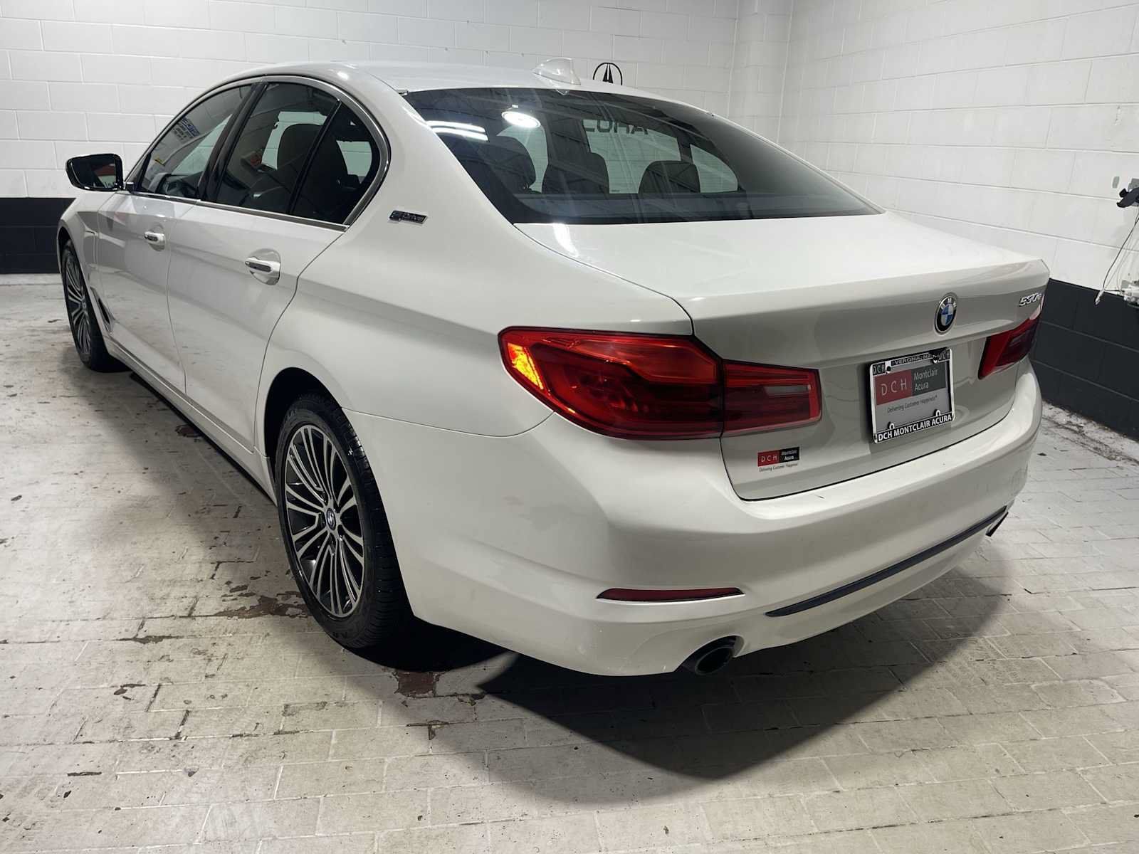Used 2018 BMW 530e xDrive AWD/4WD image 4