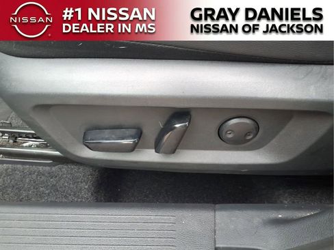 Certified 2025 Nissan Rogue SV AWD/4WD image 13