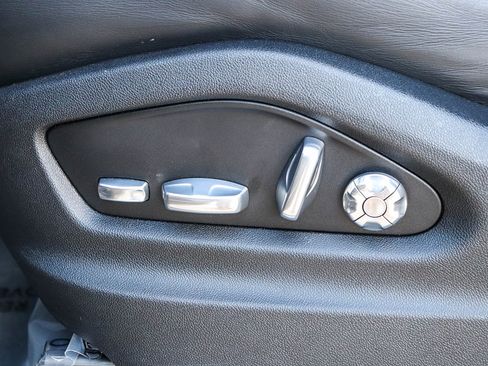 Used 2021 Porsche Cayenne Coupe image 24