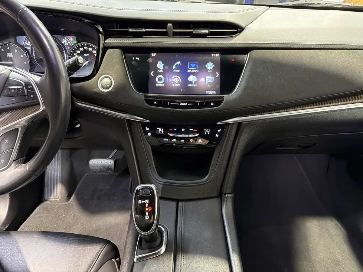 Used 2018 Cadillac XT5 Platinum AWD/4WD image 20