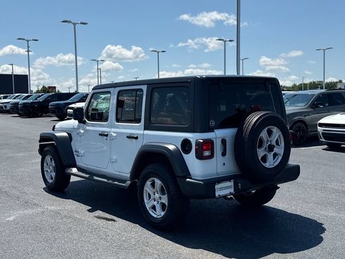 Used 2020 Jeep Wrangler Unlimited Sport w/ Cold Weather Group AWD/4WD image 5