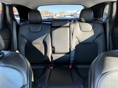 Used 2019 Jeep Cherokee Latitude Plus image 25