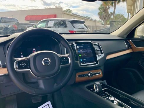 Used 2024 Volvo XC90 B5 Plus image 14