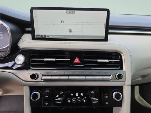 Used 2025 Genesis G70 2.5T RWD image 23