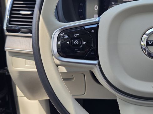 Used 2025 Volvo XC90 B6 Plus w/ Protection Package Premier image 37