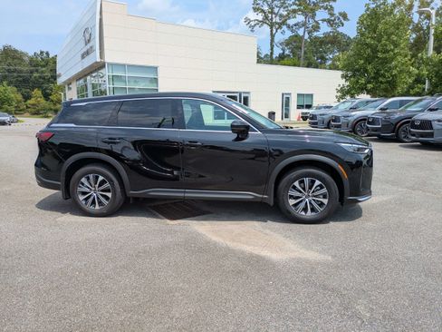Used 2026 INFINITI QX60 Pure w/ Cargo Package FWD image 3
