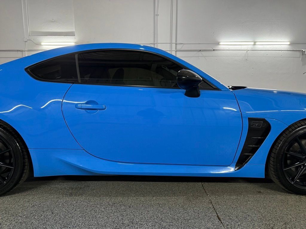 Used 2023 Toyota GR86 Premium w/ ALL Weather Mat Package (TMS) RWD image 4
