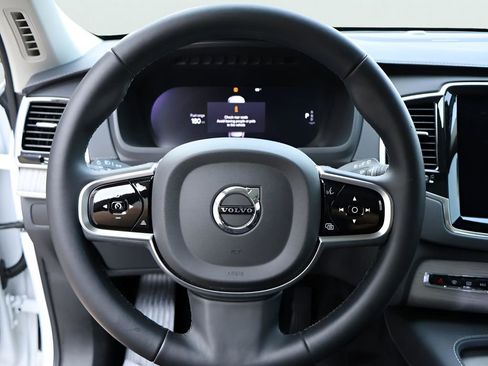 Used 2025 Volvo XC90 B6 Ultra w/ Protection Package Premier image 31