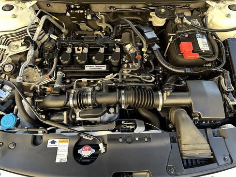 Used 2019 Honda Accord EX image 9