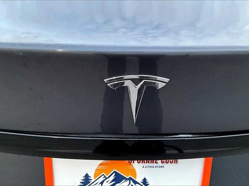 Used 2022 Tesla Model S image 7