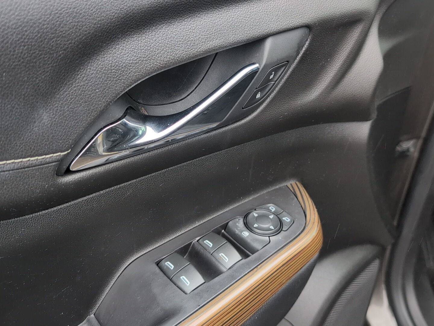 Used 2019 GMC Acadia SLE AWD/4WD image 18