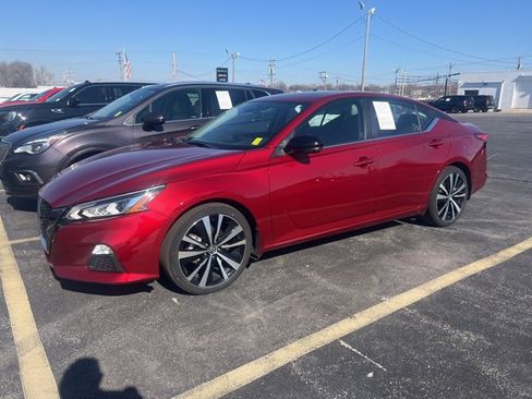 Used 2021 Nissan Altima 2.5 SR w/ SR Premium Package image 10