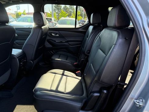 Used 2023 Chevrolet Traverse LT AWD/4WD image 9