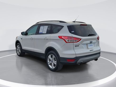 Used 2014 Ford Escape SE w/ Equipment Group 201A image 4