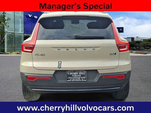 Certified 2025 Volvo XC40 B5 Ultra w/ Protection Package Premier image 5