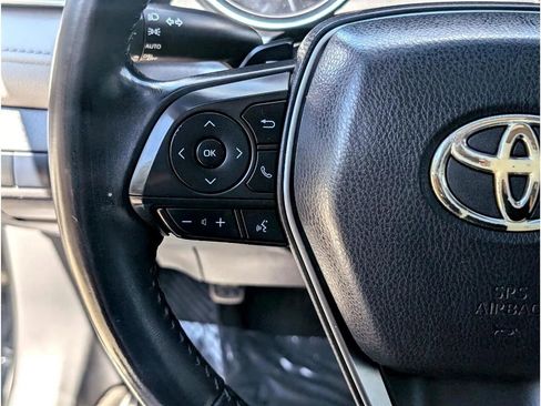 Used 2018 Toyota Camry SE image 21